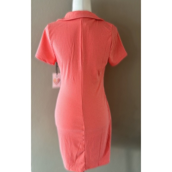 Ribbed v neckline dress - Picture 6 of 9